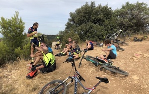 Pause goûter derrière la Chapelle Saint-Baudile